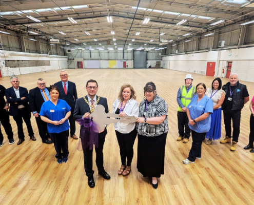 Hospice receives keys to new shopping outlet